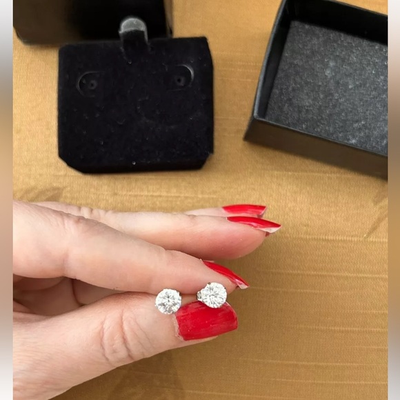 Absolute CZ Galaxy Cut Round Small Stud Pierced Earrings NWT - Picture 7 of 9